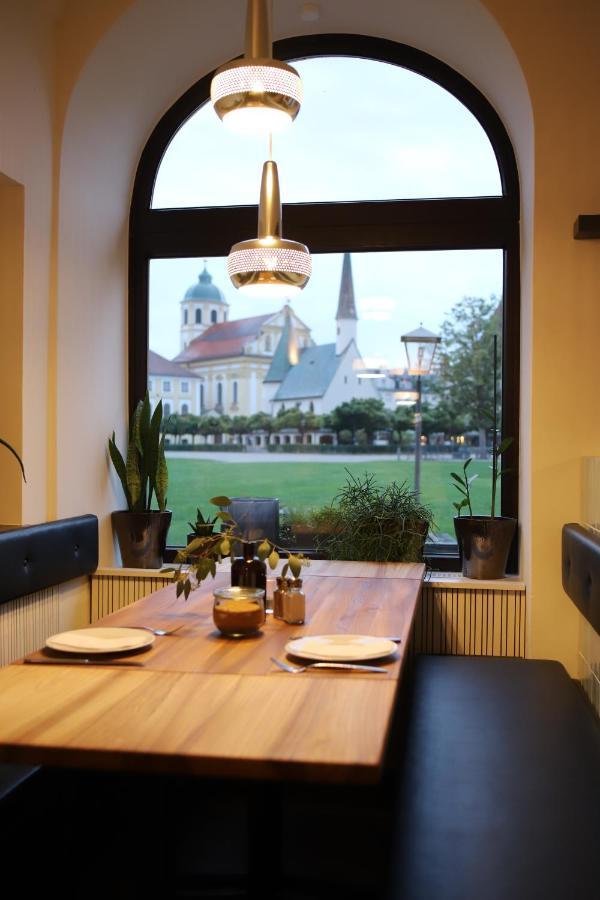 Hotel Muenchner Hof Альтёттинг Экстерьер фото