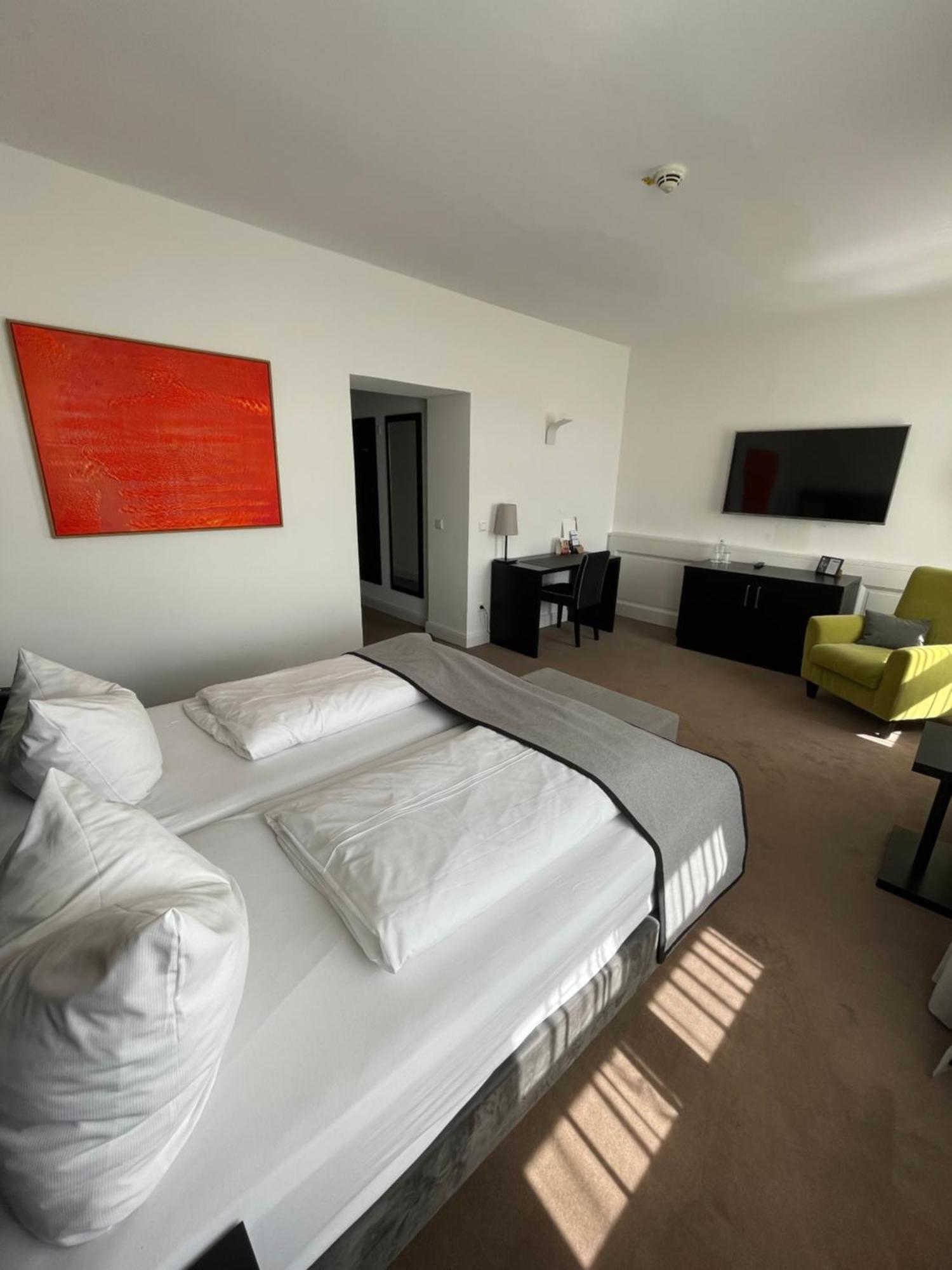 Hotel Muenchner Hof Альтёттинг Экстерьер фото