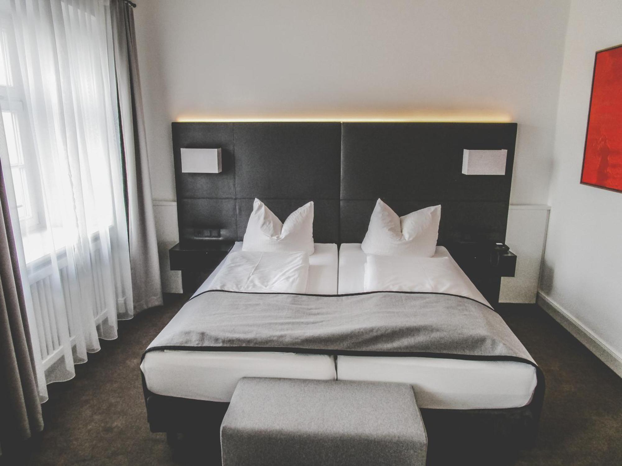 Hotel Muenchner Hof Альтёттинг Экстерьер фото