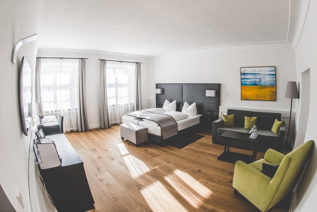 Hotel Muenchner Hof Альтёттинг Экстерьер фото